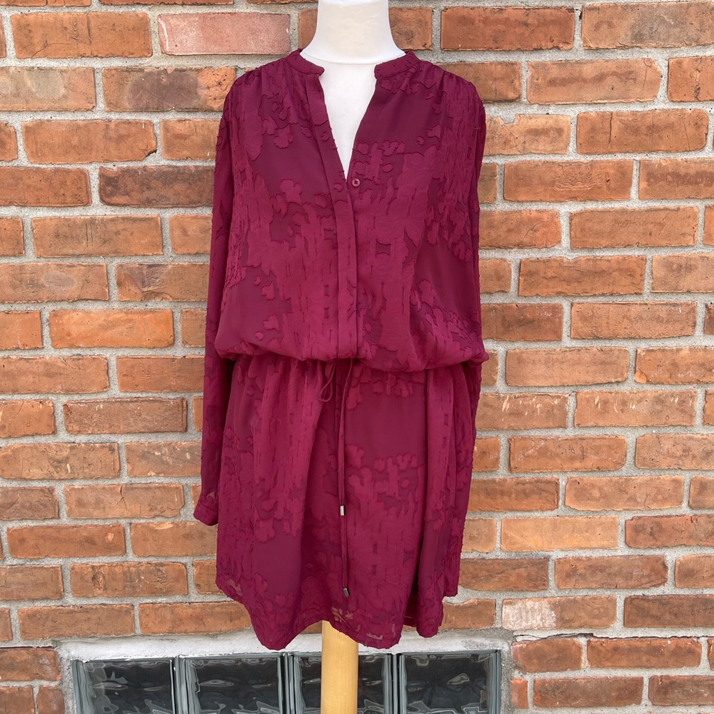 Katherine Barclay Tie Waist Floral Lace Dress